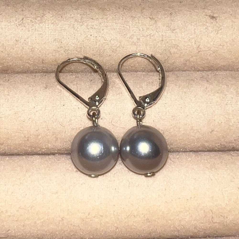 Vintage Gray Faux Pearl Silver Tone Chic Leverback Earrings - Picture 1 of 6